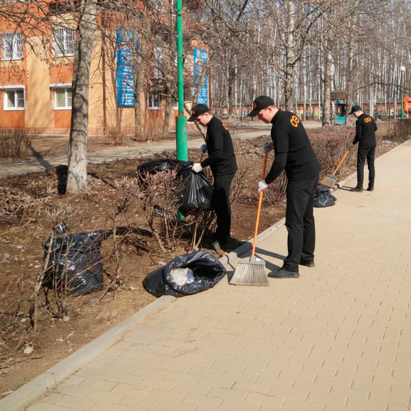 Уборка листьев Нарьян-Мар